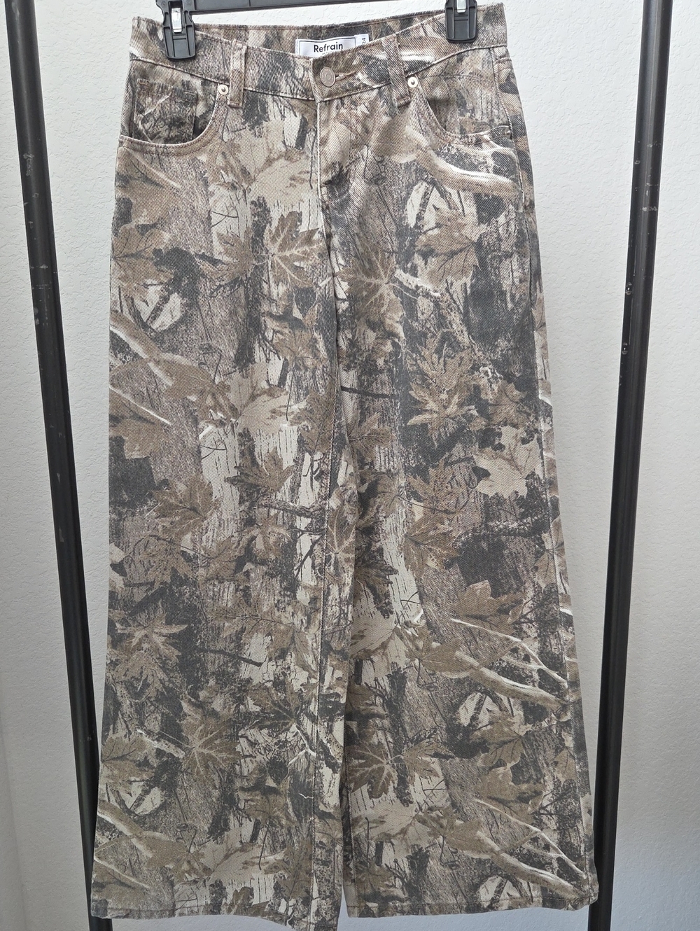 Cute Leg Women's Refrain Wide Leg Jeans Denim Pants Camo Fall Leaves Print 0/24